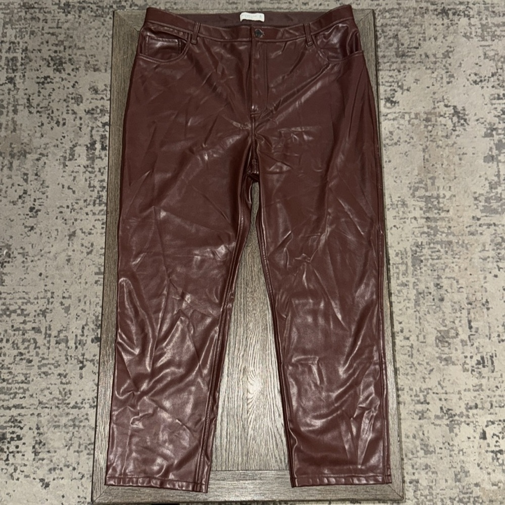Abercrombie & Fitch '90s Straight Ultra High Rise Faux Leather Pant